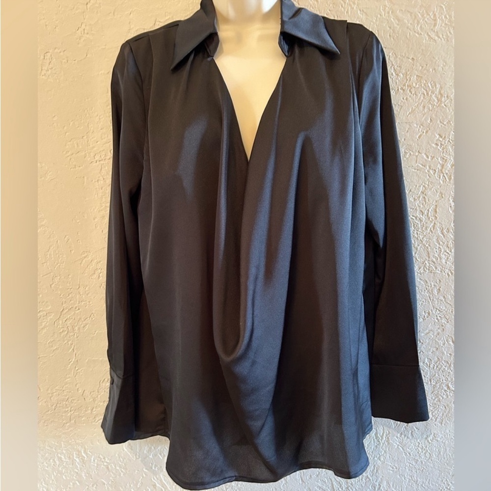 Olia black long sleeve women's top size M